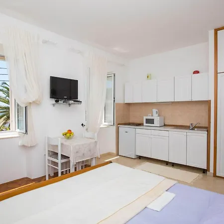 Apartment Vidak - With Sea View - A5 Molunat